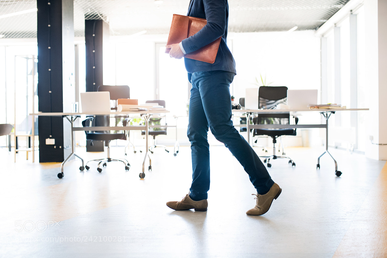 Nikon D5 sample photo. Unrecognizable businessman walking in photography