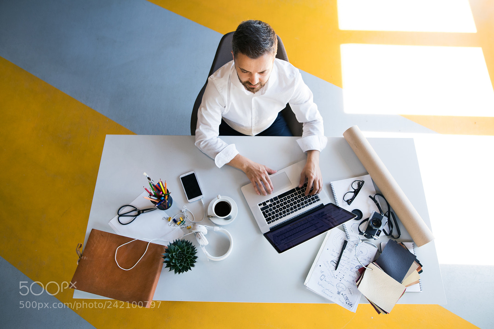 Nikon D5 sample photo. Businessman at the desk photography