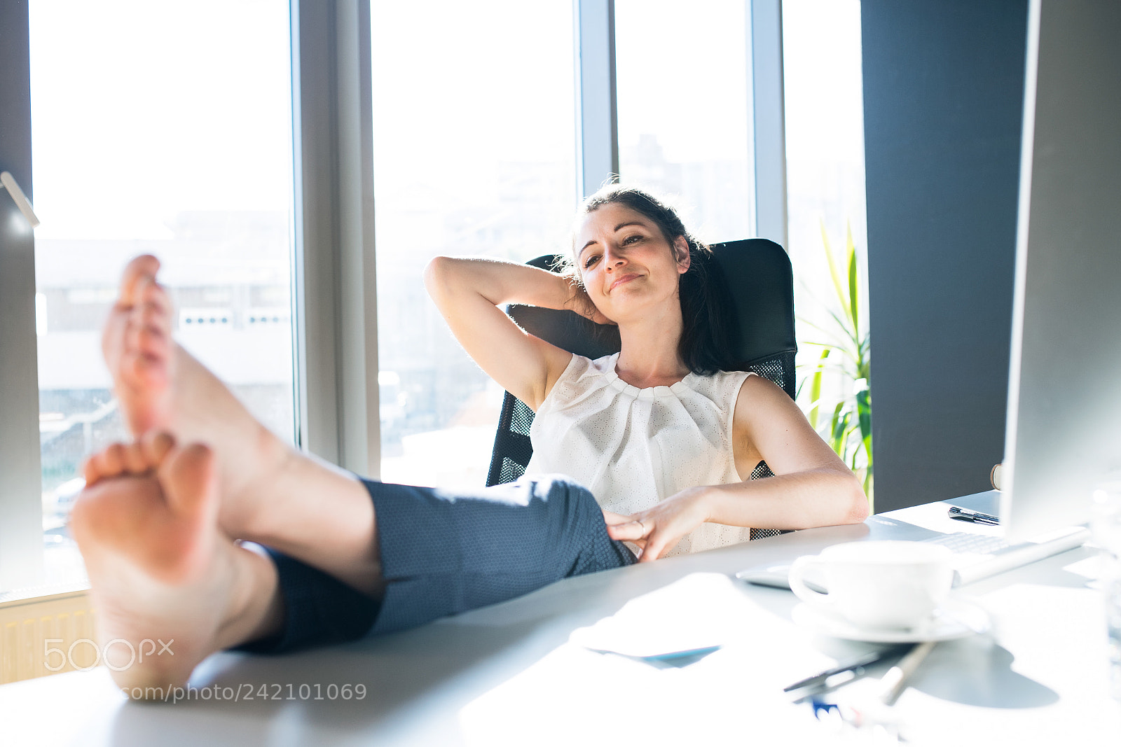 Nikon D5 sample photo. Businesswoman in her office photography