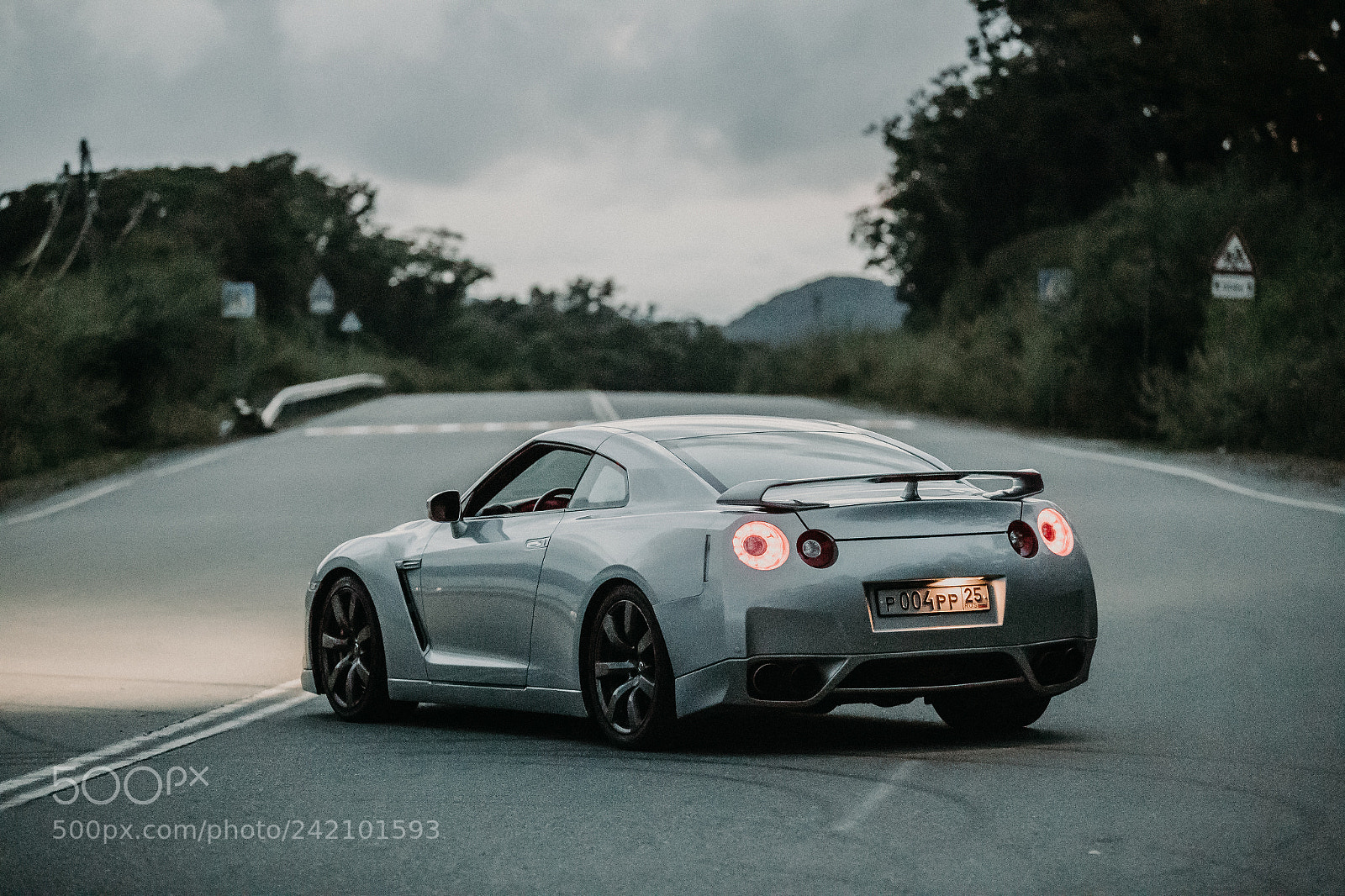 Canon EOS-1D X Mark II sample photo. Nissan gt-r photography