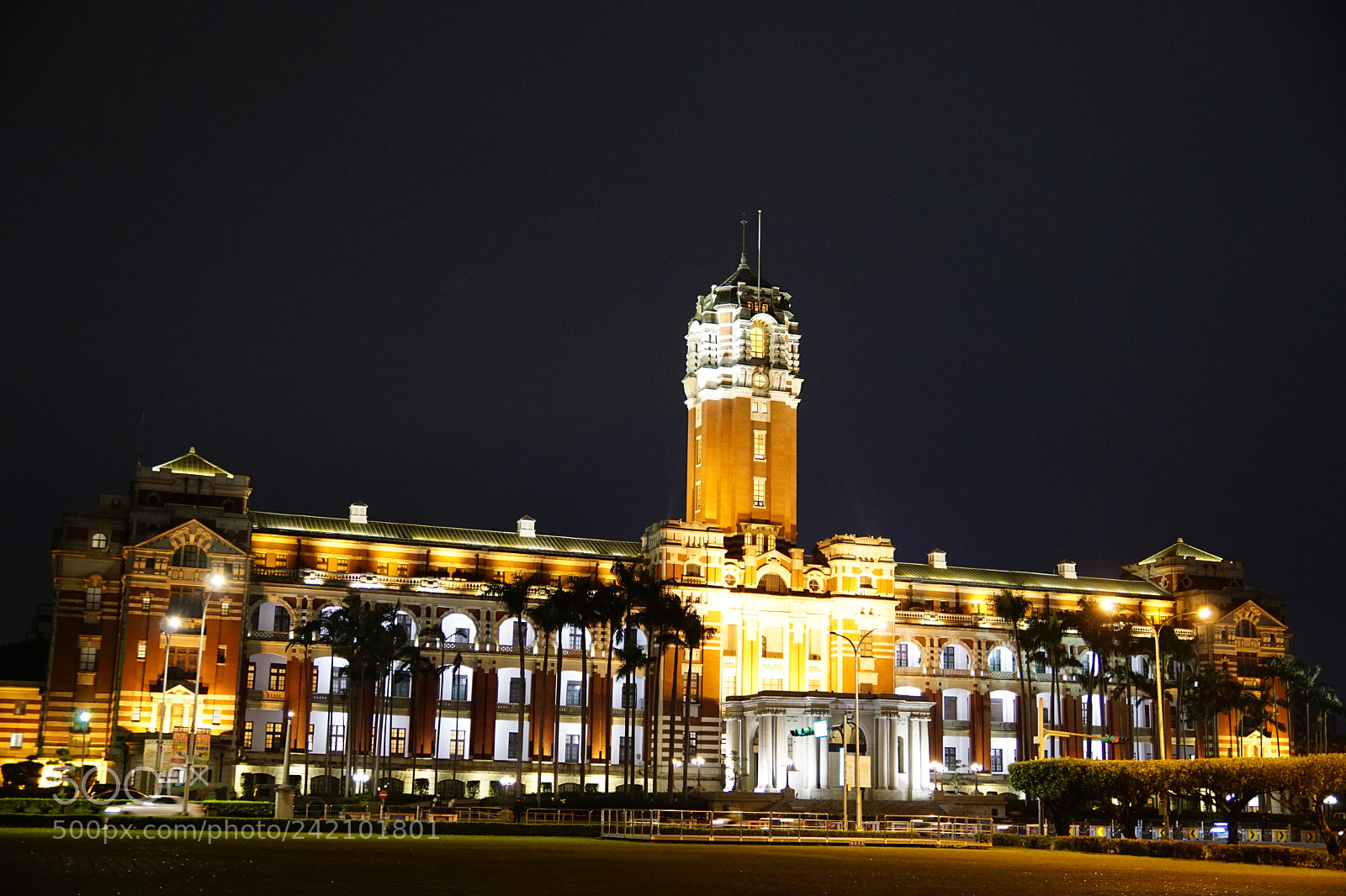 Sony DT 16-50mm F2.8 SSM sample photo. Strong tower photography