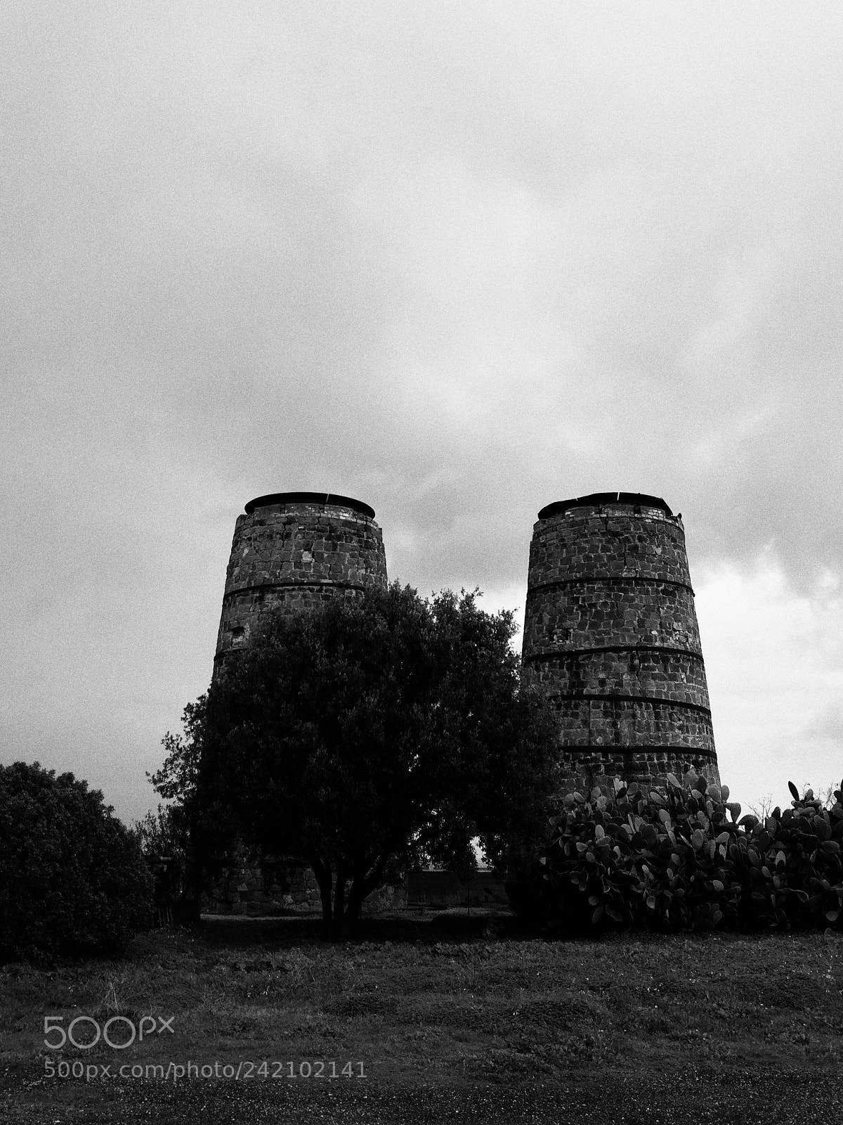 LG V20 sample photo. Two ancient towers photography