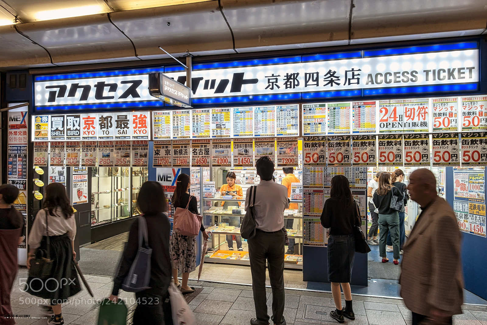 Sony Cyber-shot DSC-RX100 III sample photo. Counter photography