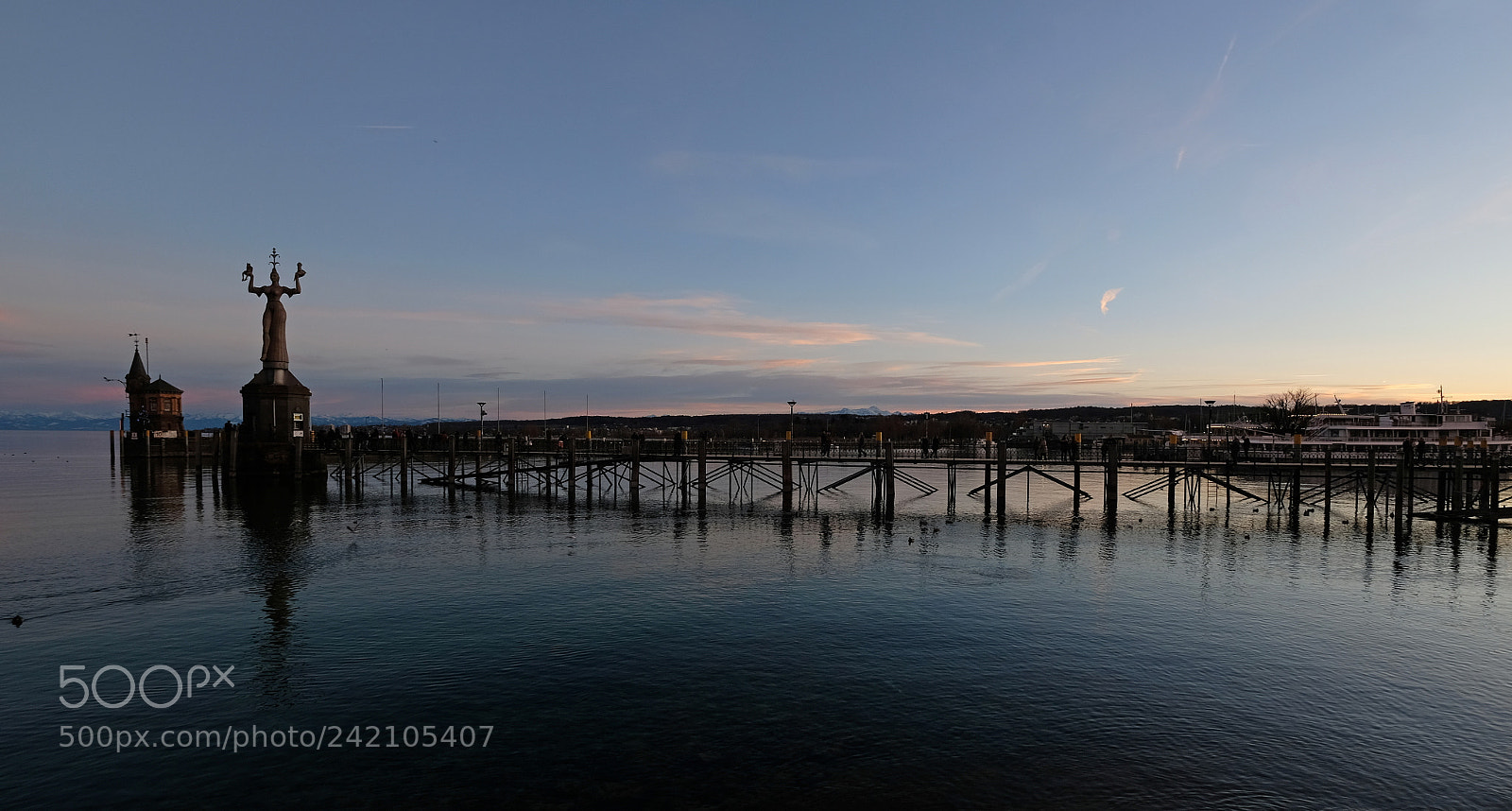 Fujifilm X-T2 sample photo. Pier zur imperia abends photography