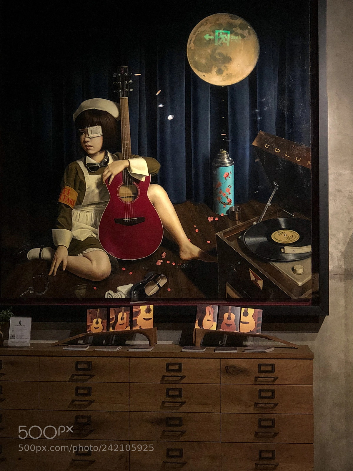 Apple iPhone X sample photo. A painting in the photography