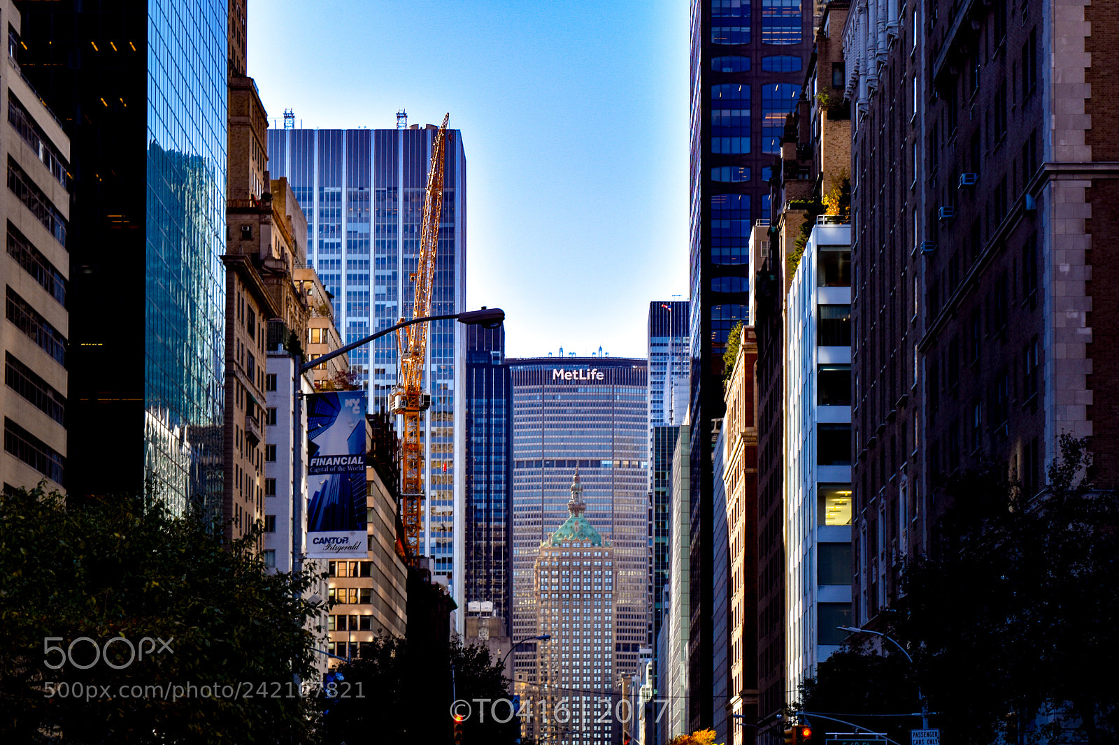 Nikon D5500 sample photo. Metlife building photography