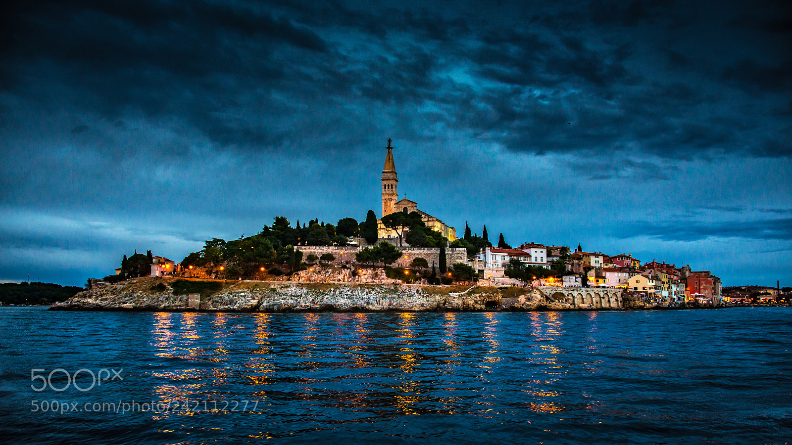 Nikon D800 sample photo. Rovinj @ dusk photography