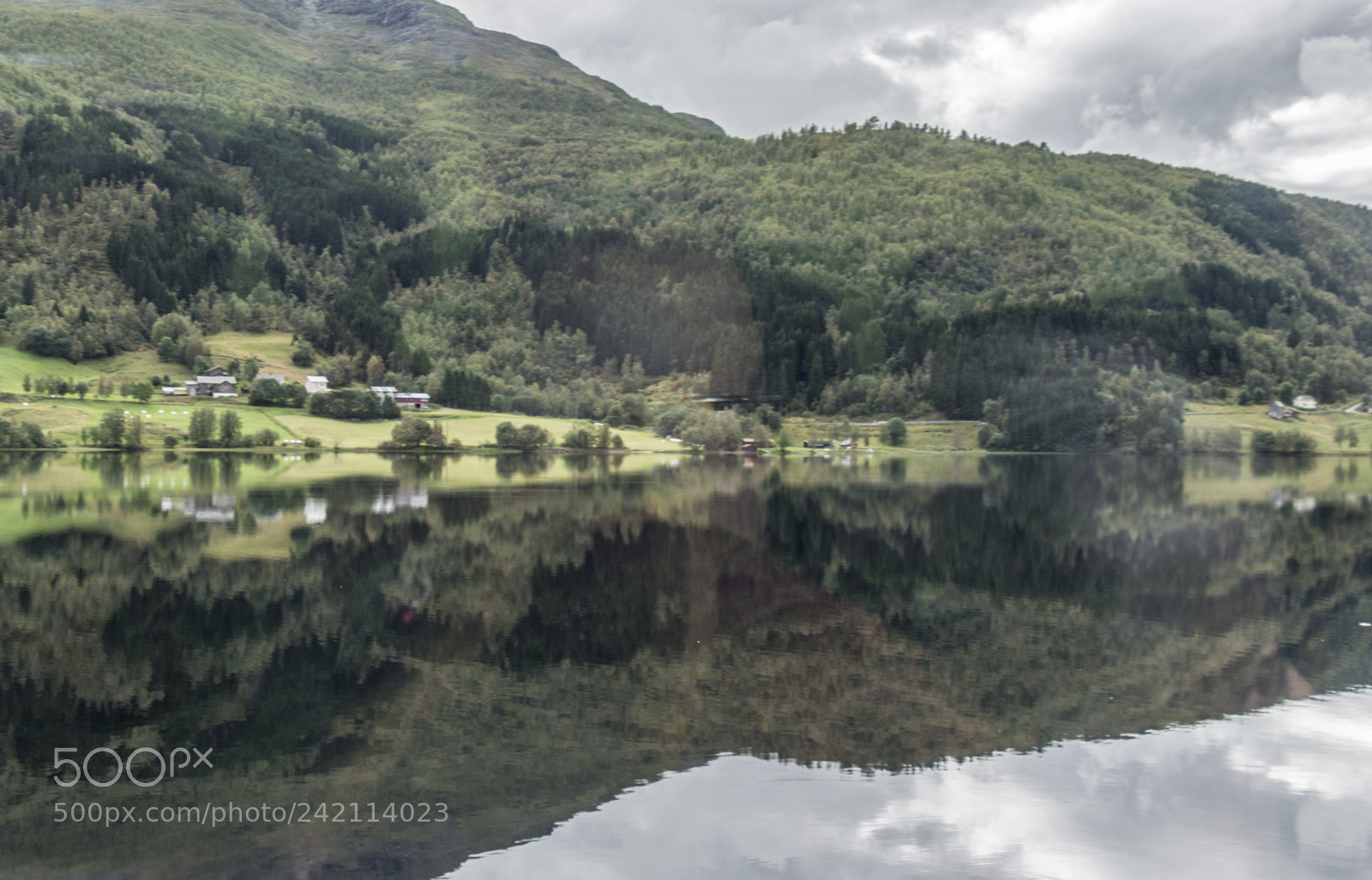 Nikon D7200 sample photo. Reflejo del lago vangvatnet photography