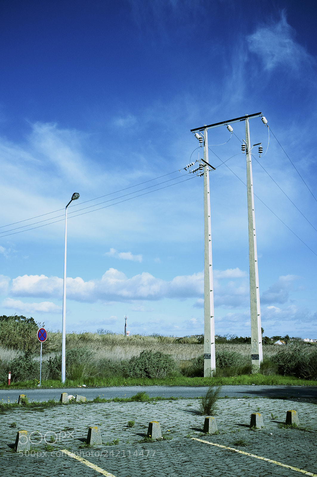 Fujifilm FinePix X100 sample photo. Pylon and light photography