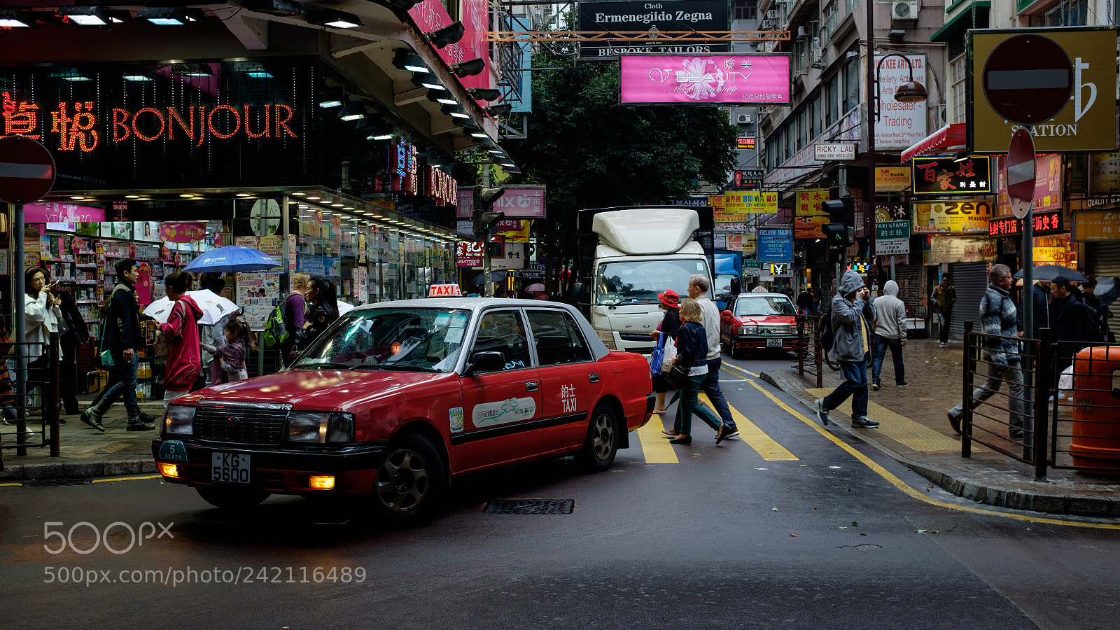 Fujifilm X100T sample photo. City life photography