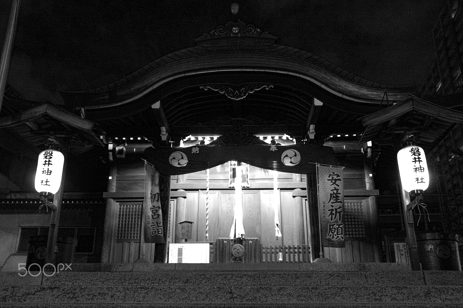 Pentax K-x sample photo. Shrine at night photography