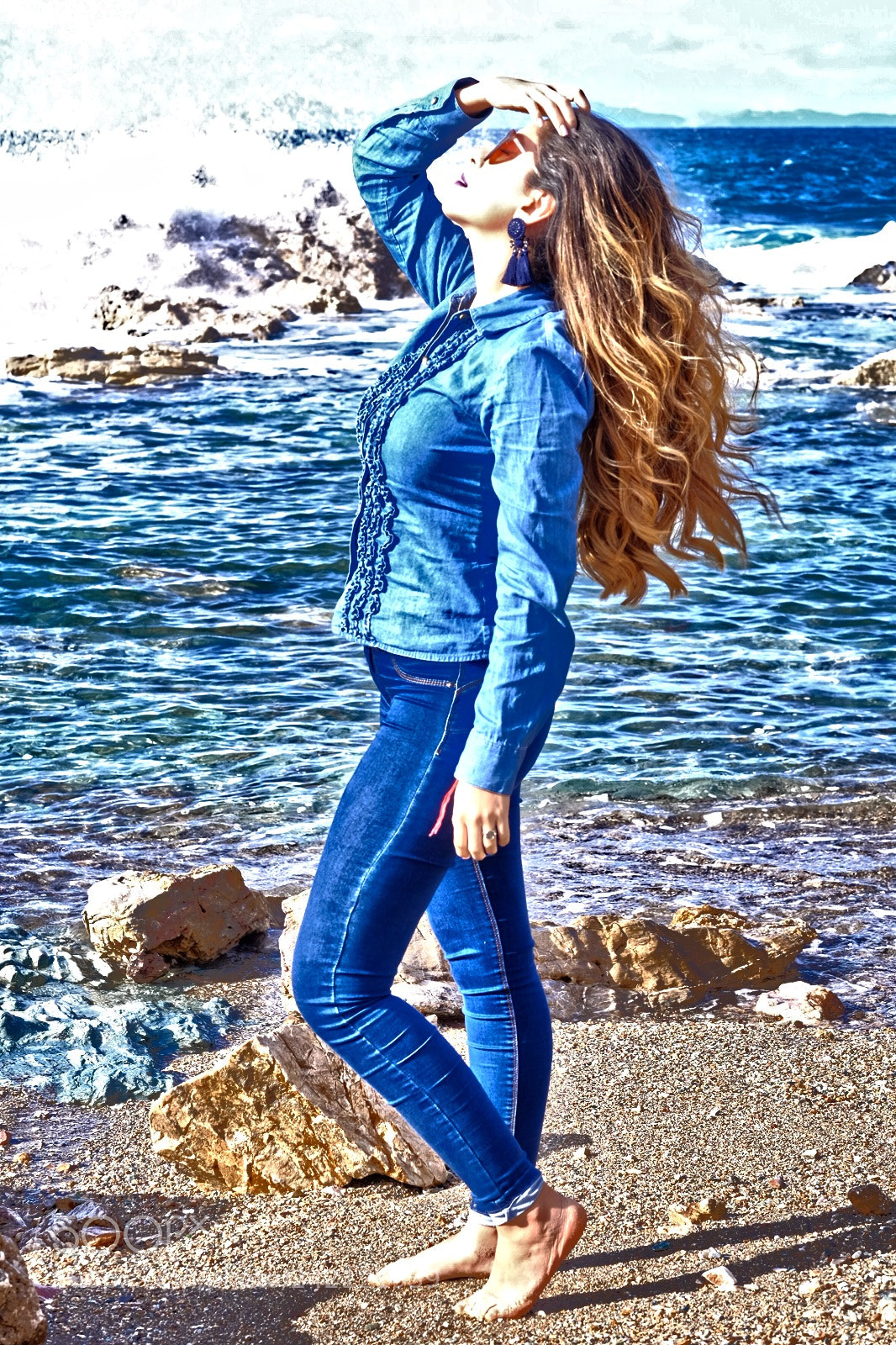 Fujifilm X-T1 sample photo. Walking by the beach photography