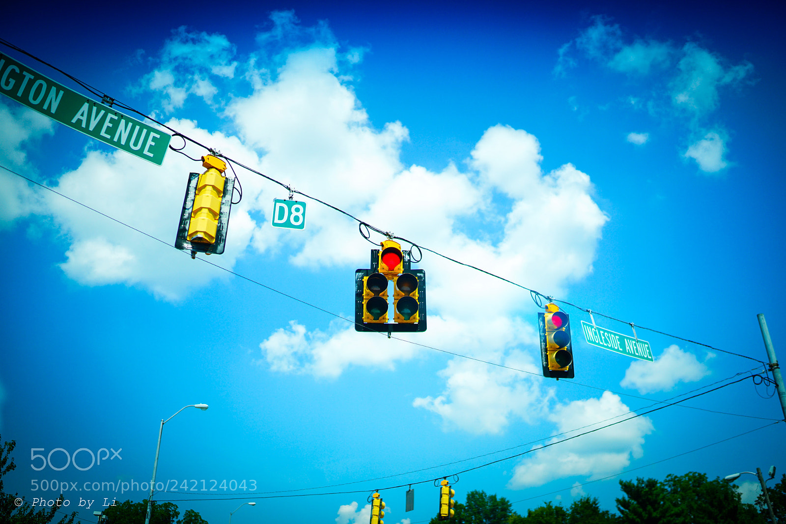 Sony a7 II sample photo. The traffic light photography