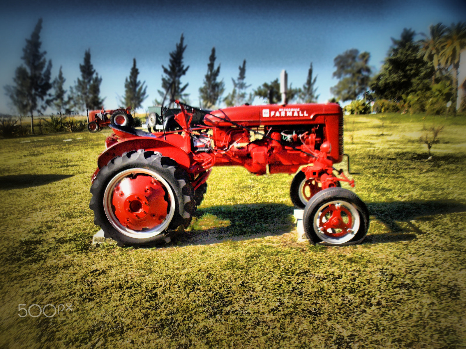 Nikon COOLPIX L320 sample photo. Farmall tractor photography