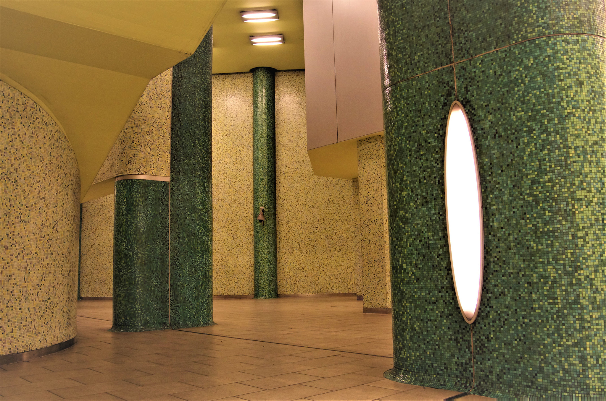 Pentax K-5 IIs sample photo. Hannover subway () photography
