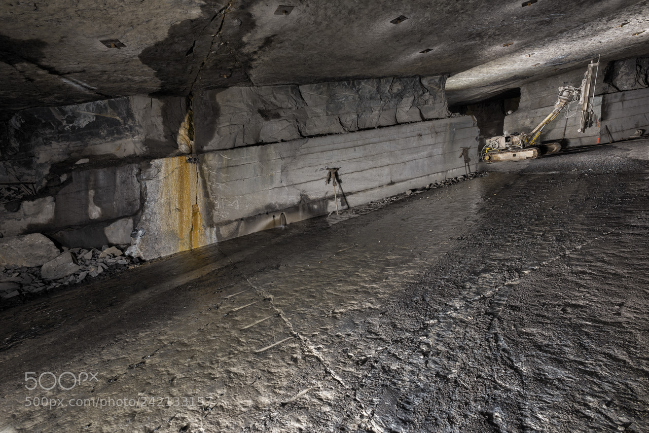 Nikon D600 sample photo. Caterpillar drill hammer photography