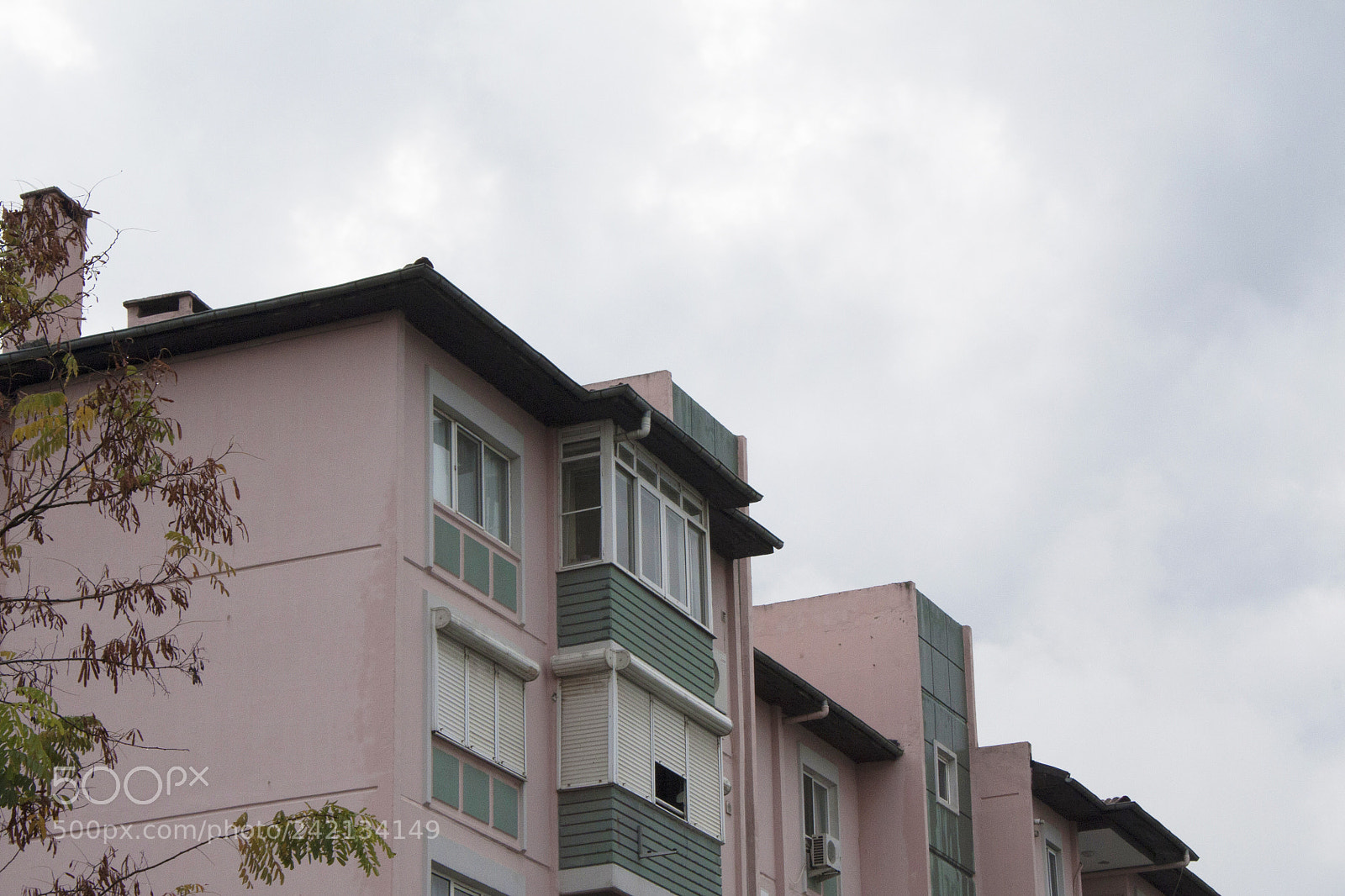 Canon EOS 450D (EOS Rebel XSi / EOS Kiss X2) sample photo. Edge of an apartment photography