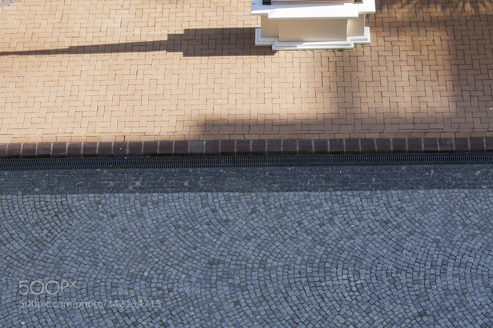 Canon EOS 450D (EOS Rebel XSi / EOS Kiss X2) sample photo. A footway and gray photography