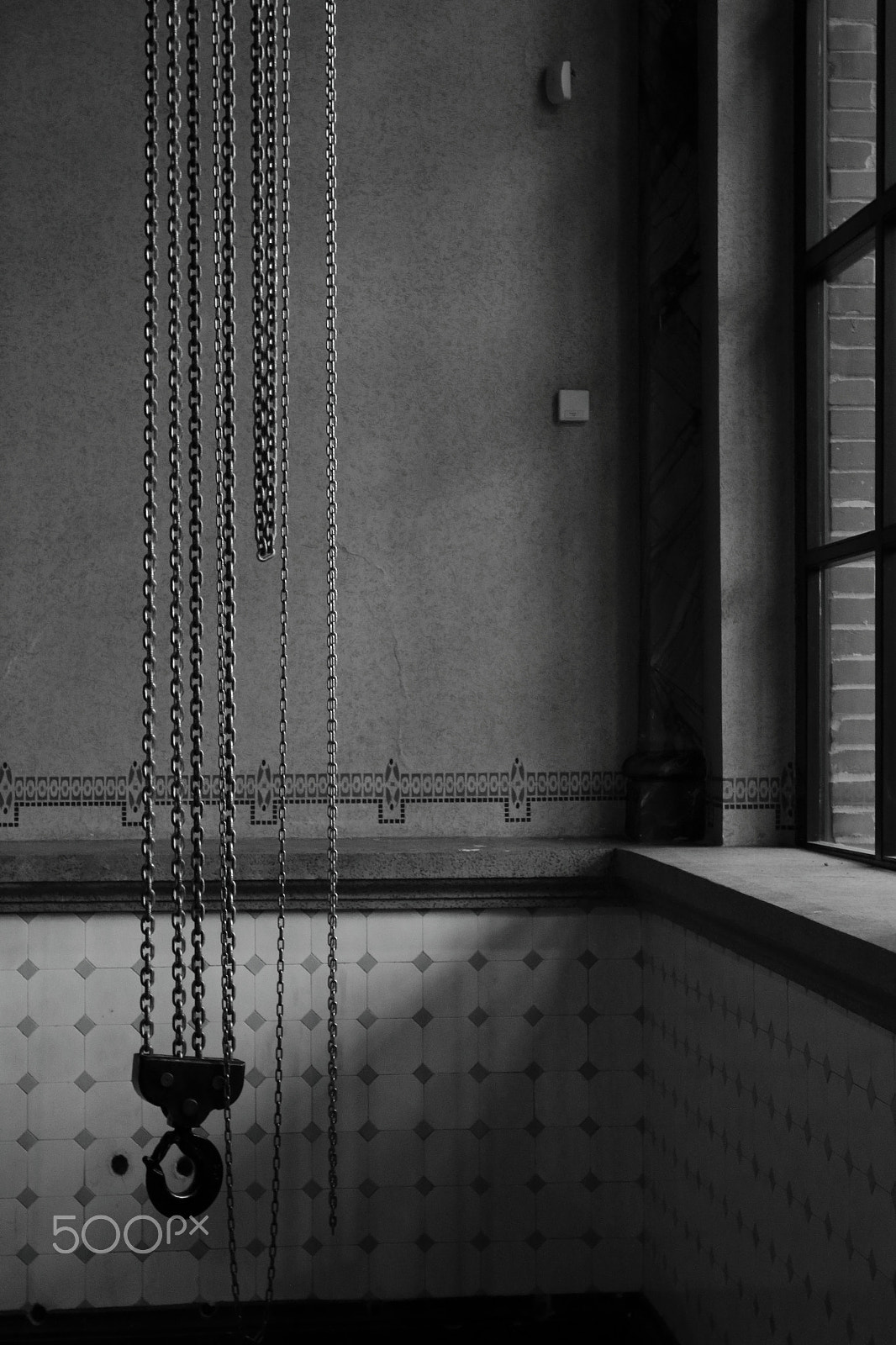 Canon EOS 70D + Canon EF 17-40mm F4L USM sample photo. Old b&w iii photography