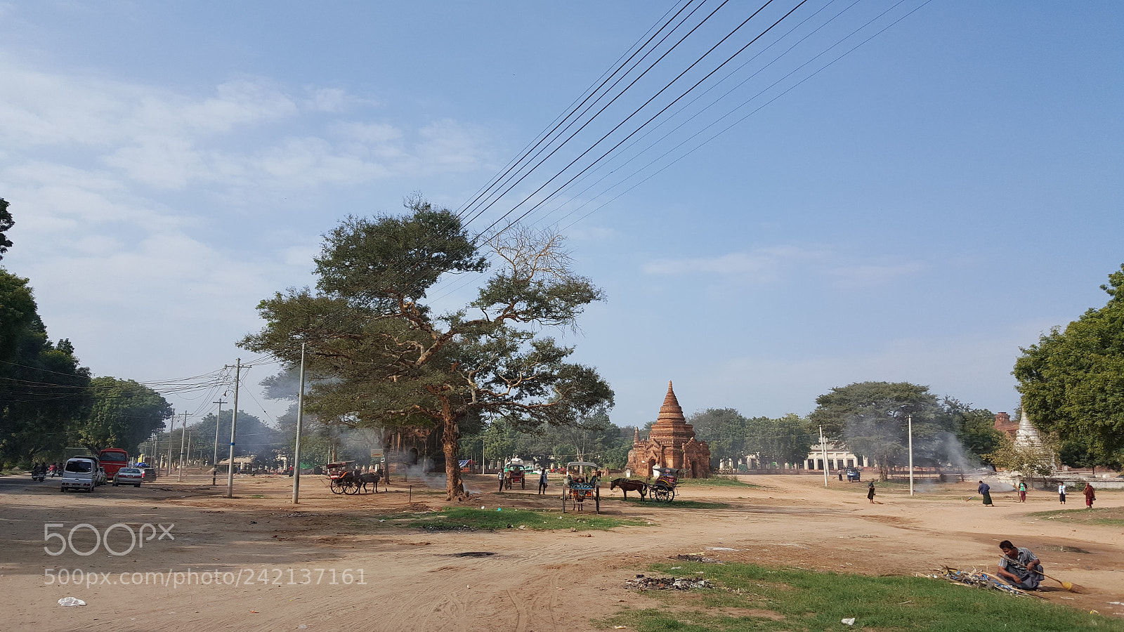 Samsung Galaxy Note5 sample photo. Horse cart station photography