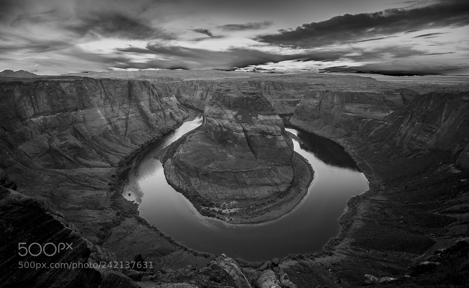 Nikon D4 sample photo. B w - horseshoe photography