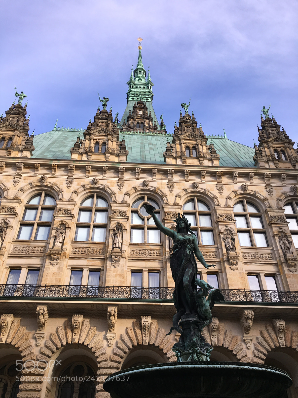 Apple iPhone 6s sample photo. Hamburg town hall photography