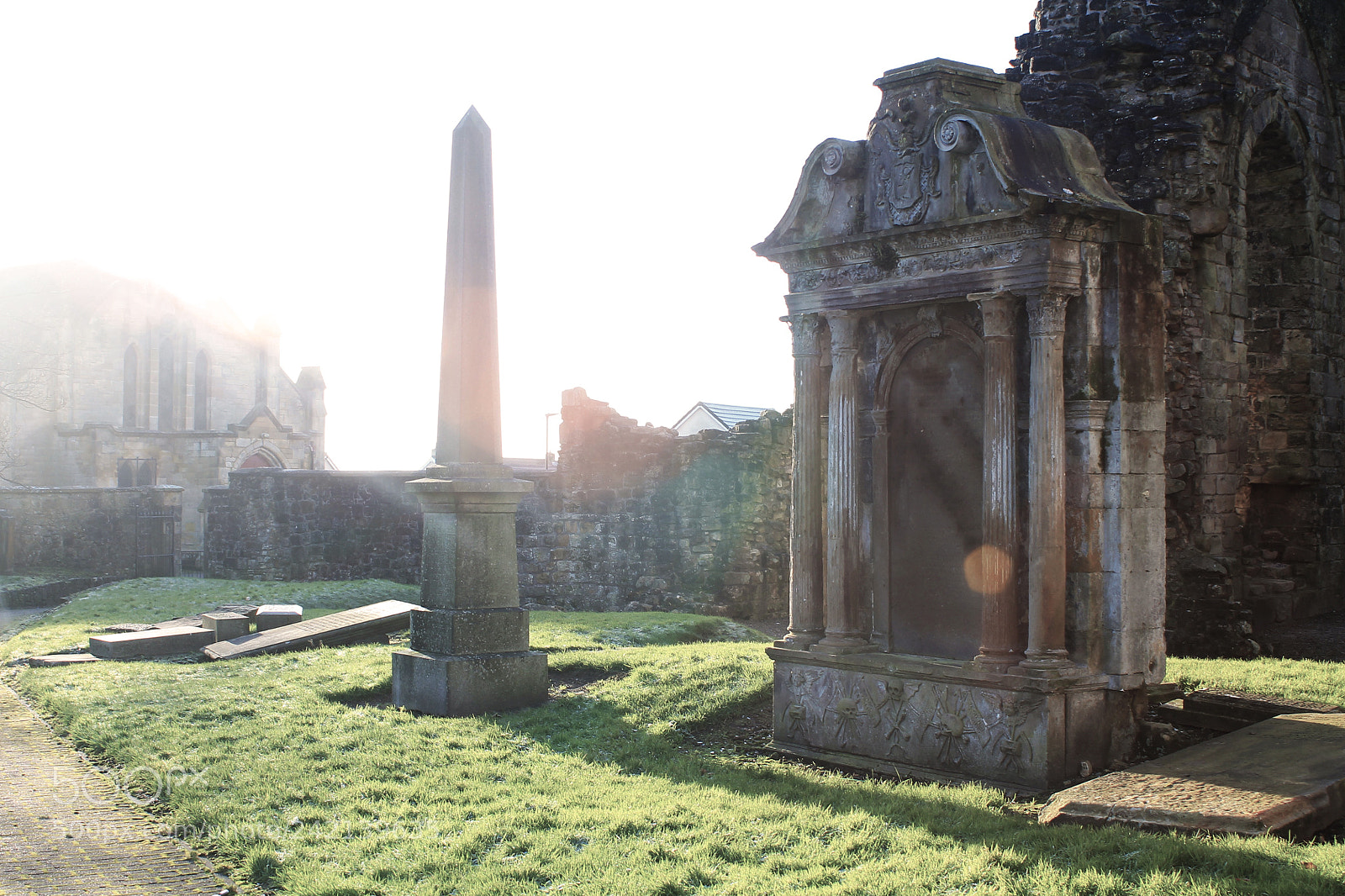 Canon EOS 1100D (EOS Rebel T3 / EOS Kiss X50) sample photo. Graveyard photography