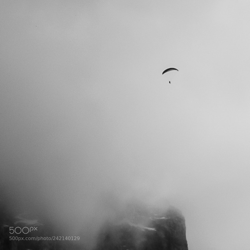 Canon POWERSHOT S3 IS sample photo. Paragliding photography