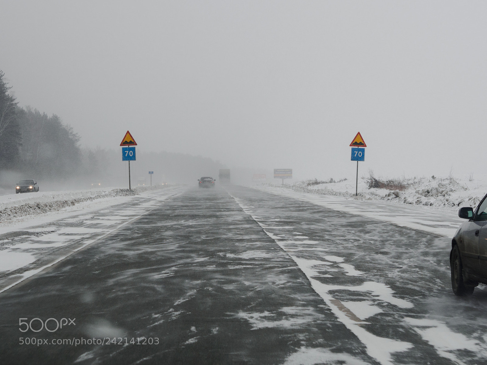 Olympus OM-D E-M10 sample photo. Symmetry road signs under photography