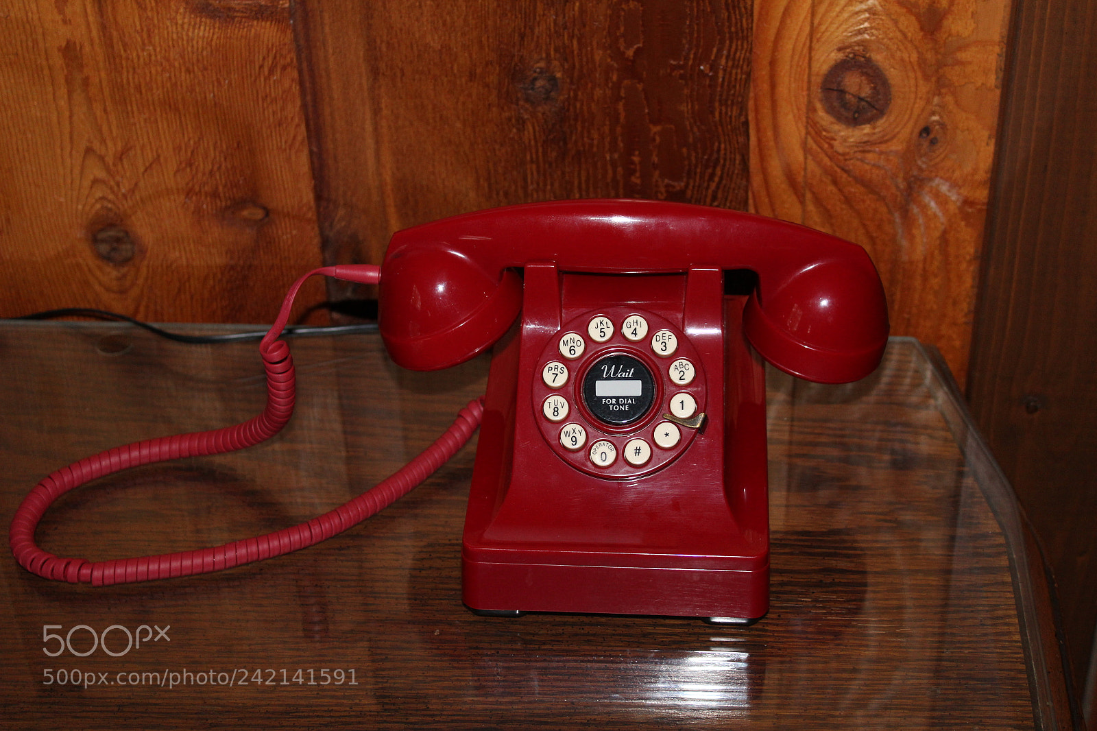 Canon EOS 1300D (EOS Rebel T6 / EOS Kiss X80) sample photo. Red telephone photography