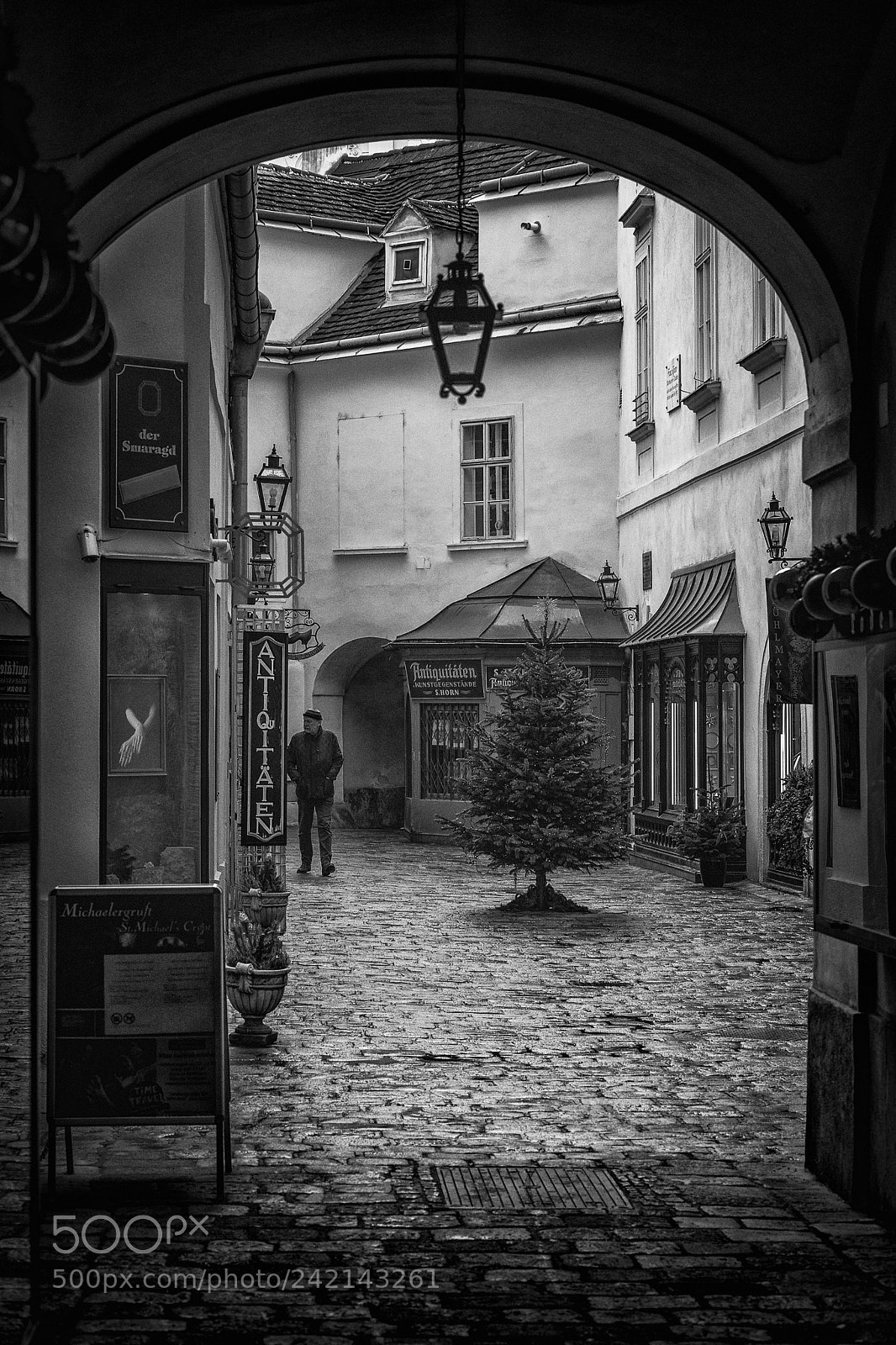 Sony a7 sample photo. Antiquitäten photography