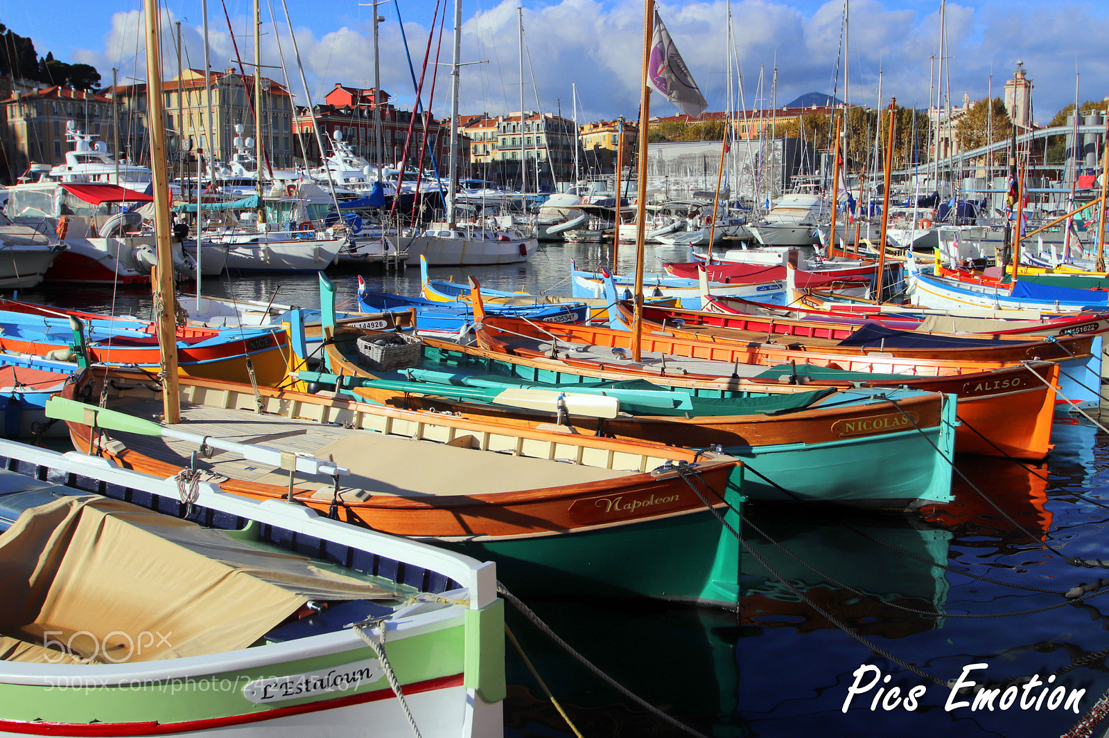Canon EOS 77D (EOS 9000D / EOS 770D) sample photo. Nice cote d'azur harbour photography