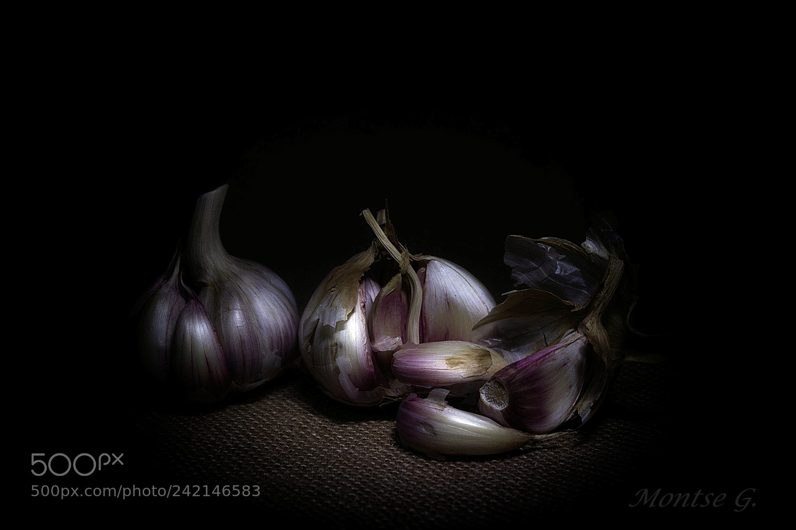 Canon EOS 77D (EOS 9000D / EOS 770D) sample photo. Garlic. photography