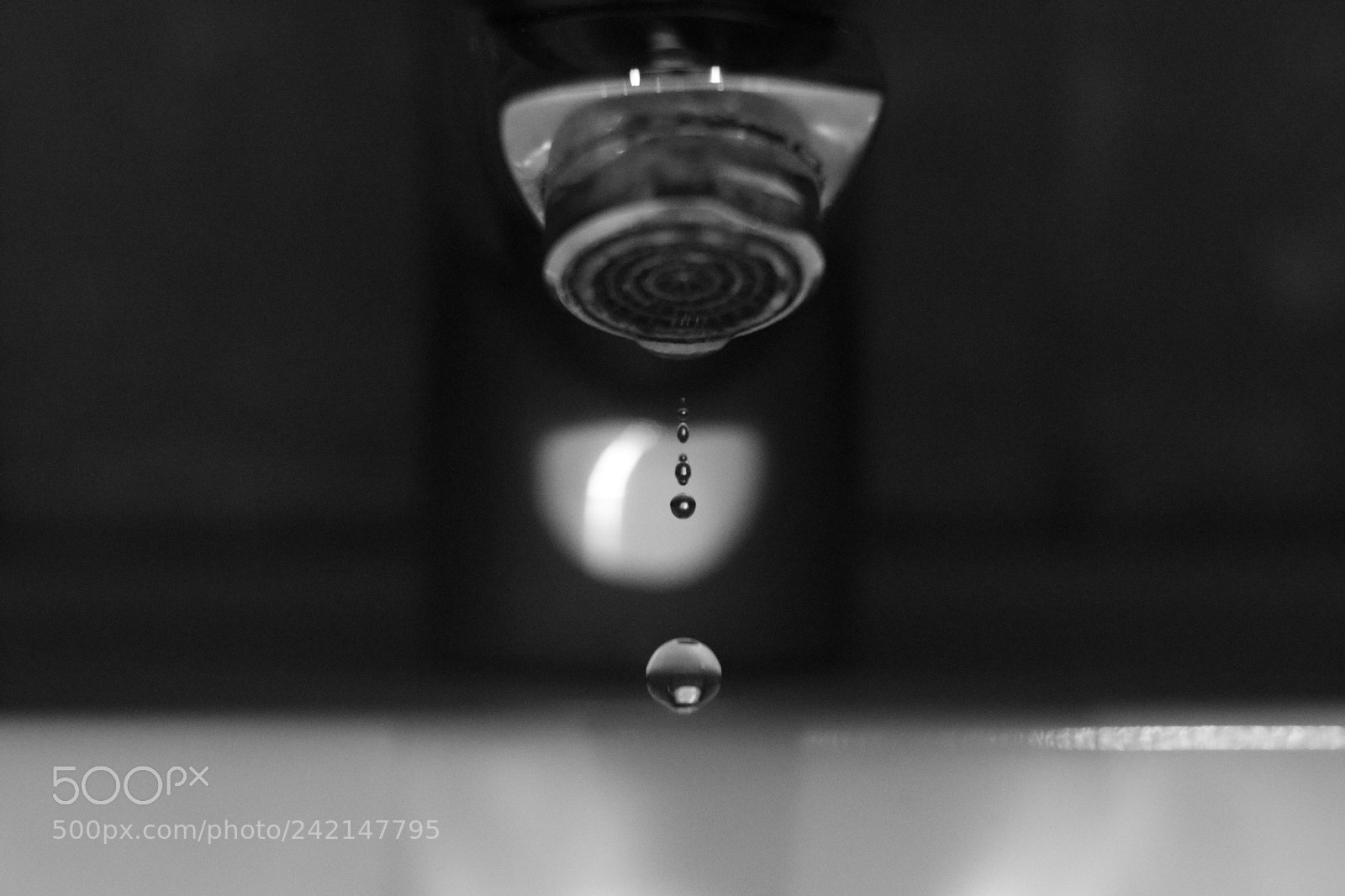 Canon EOS 77D (EOS 9000D / EOS 770D) + Canon EF 50mm F1.8 STM sample photo. Drops photography