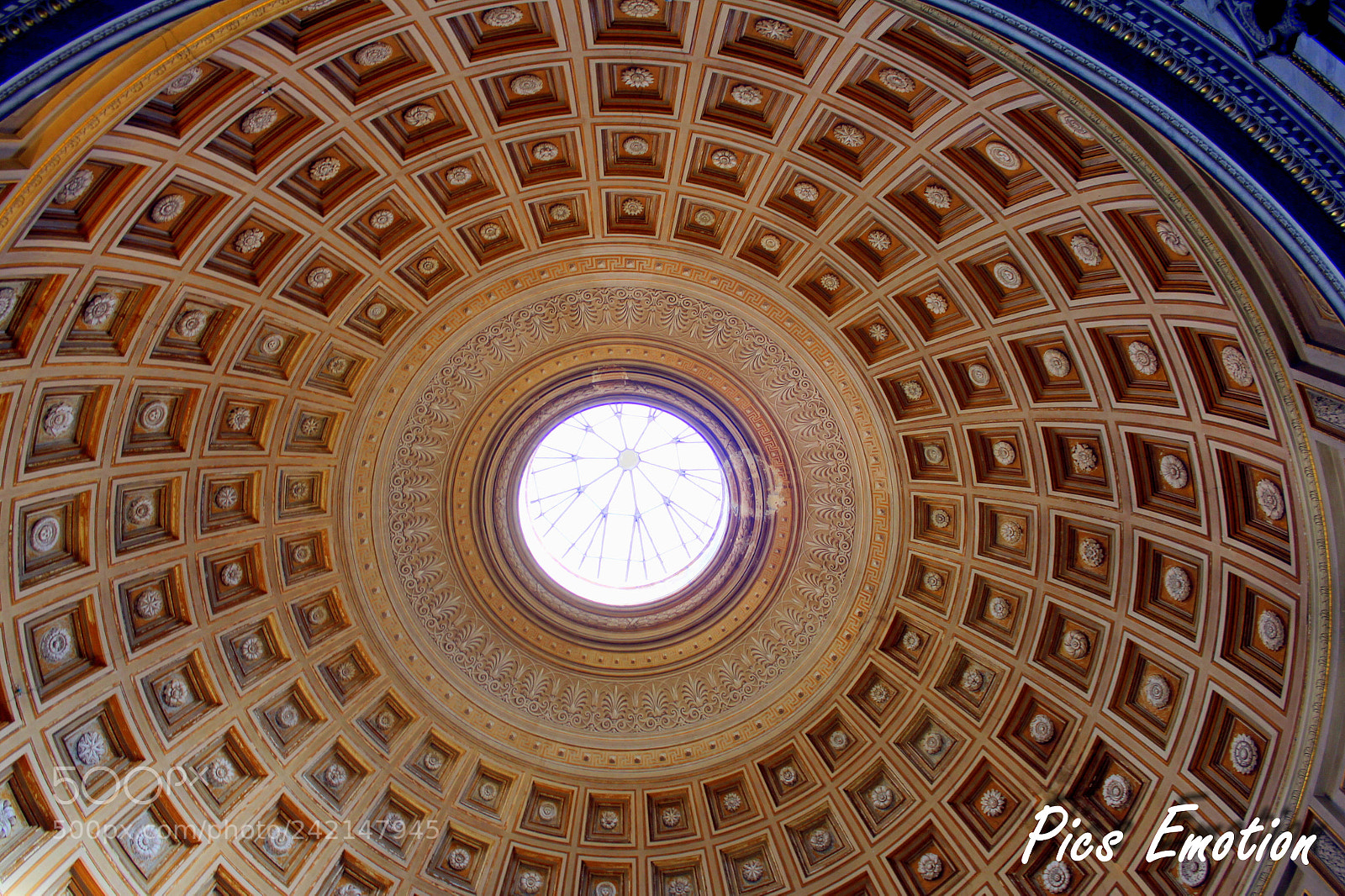 Canon EOS 550D (EOS Rebel T2i / EOS Kiss X4) sample photo. Vatican photography