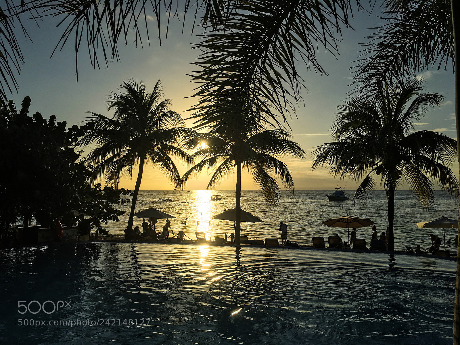 Apple iPhone 6s sample photo. Sunset, grand roatán photography