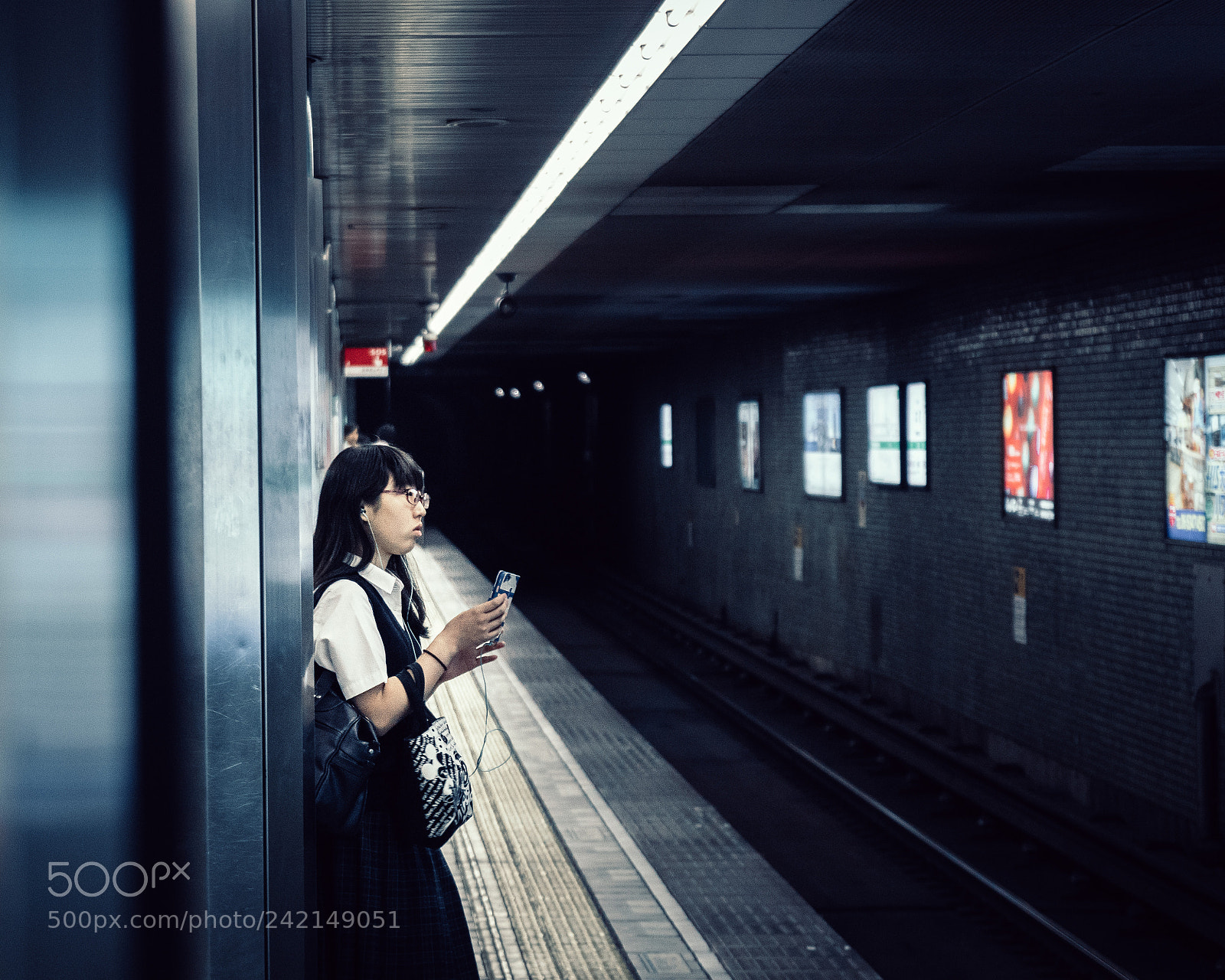 Sony a6300 sample photo. Osaka subway photography