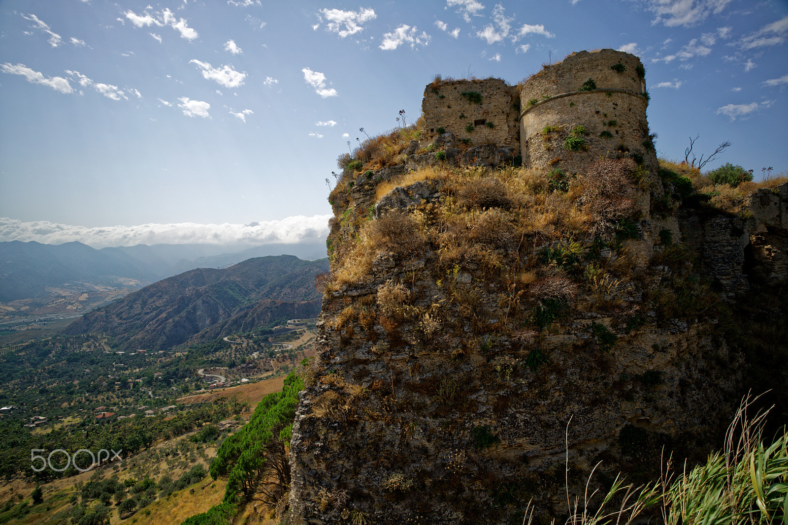 ZEISS Batis 18mm F2.8 sample photo. Castello di gerace photography