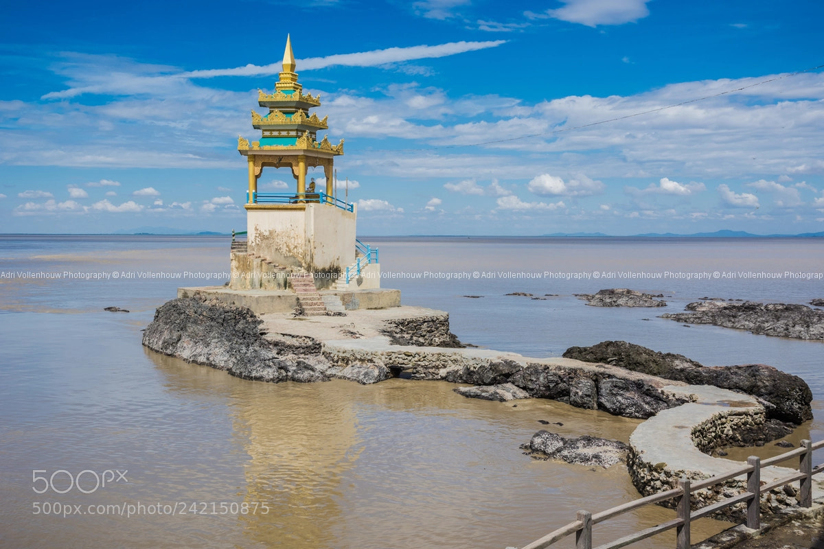 Nikon D7100 sample photo. Kyaikkhami midstream buddha statue photography