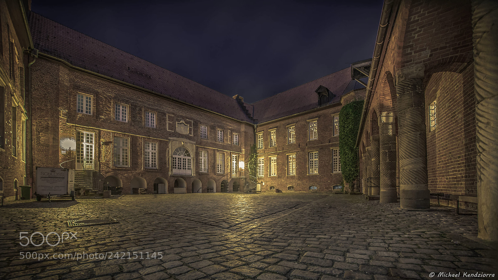 Sony a7 II sample photo. Castle herten courtyard photography