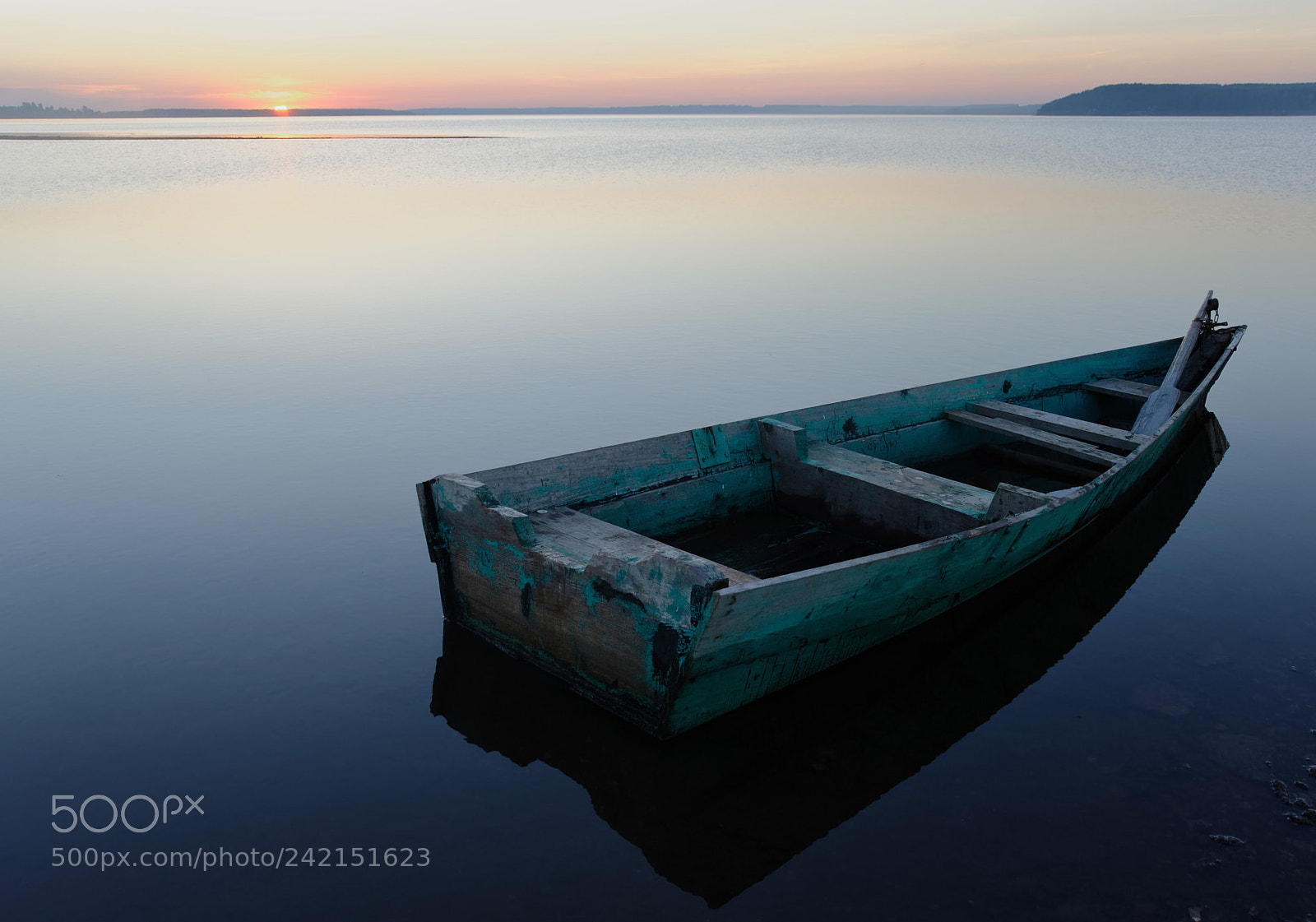 Nikon D700 sample photo. The abandoned boat photography