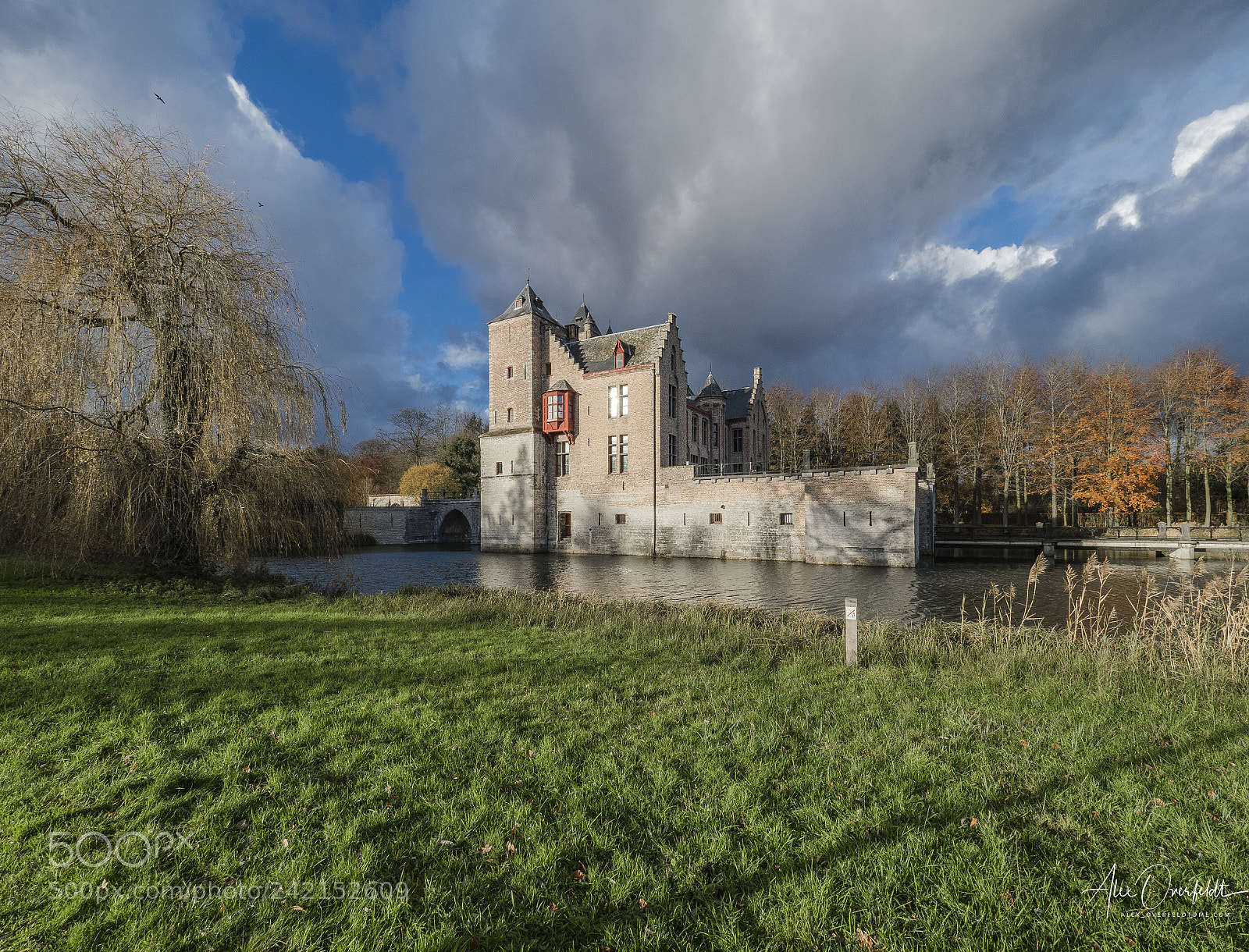Olympus OM-D E-M1 Mark II sample photo. Tilleghems castle near bruges photography