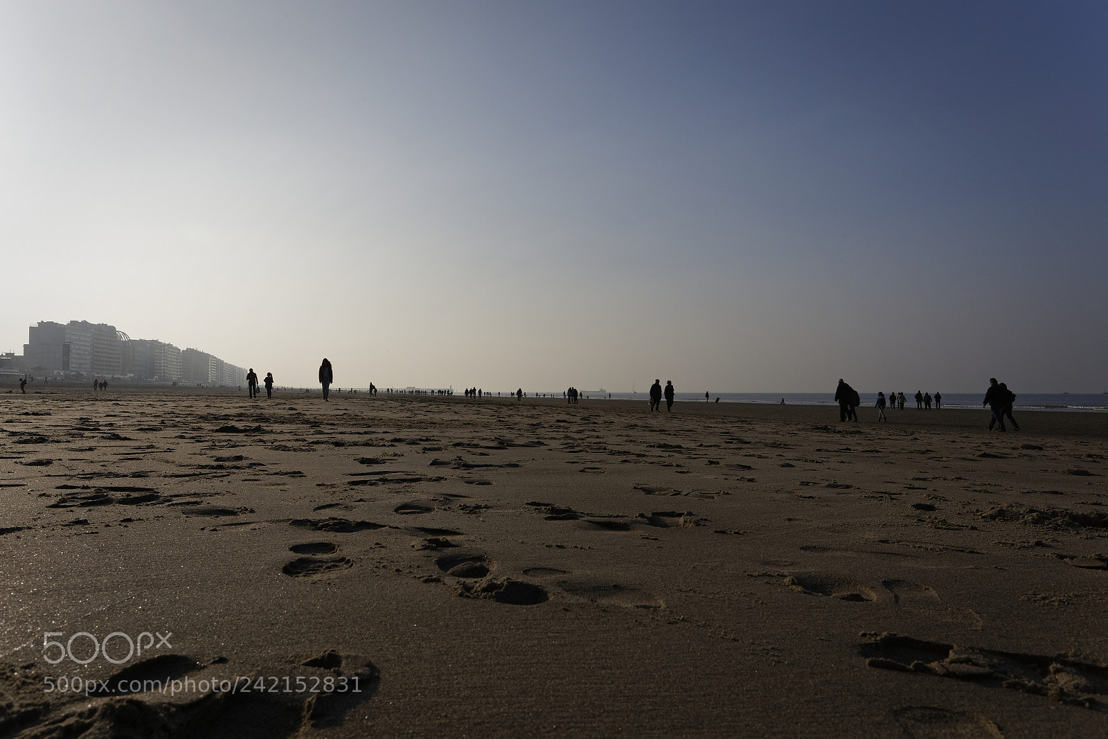 Canon EOS 6D + Canon EF 17-40mm F4L USM sample photo. Blankenberge - plage photography