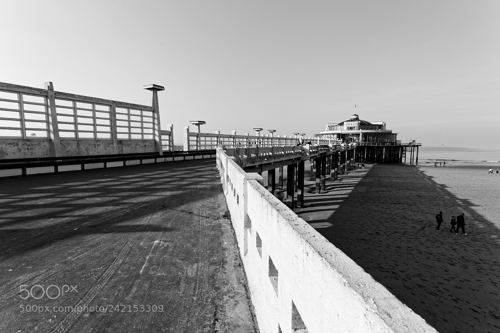 Canon EOS 6D + Canon EF 17-40mm F4L USM sample photo. Blankenberge - pier photography