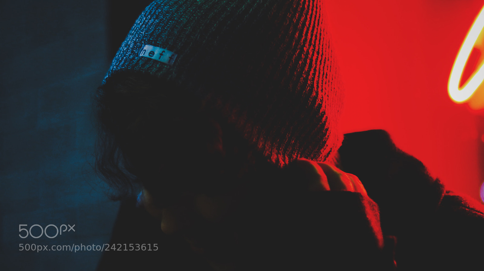 Canon EOS 750D (EOS Rebel T6i / EOS Kiss X8i) sample photo. Exploring neon lights at photography