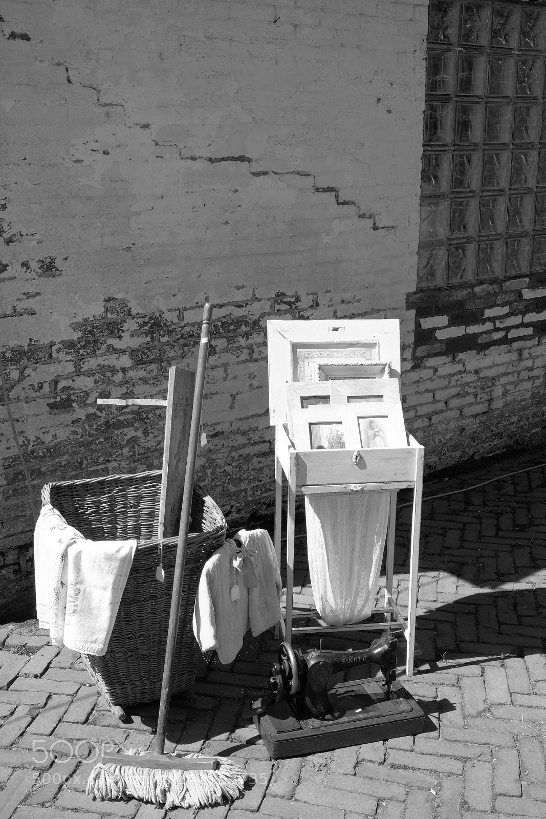 Fujifilm X-E2 sample photo. Vintage sale photography