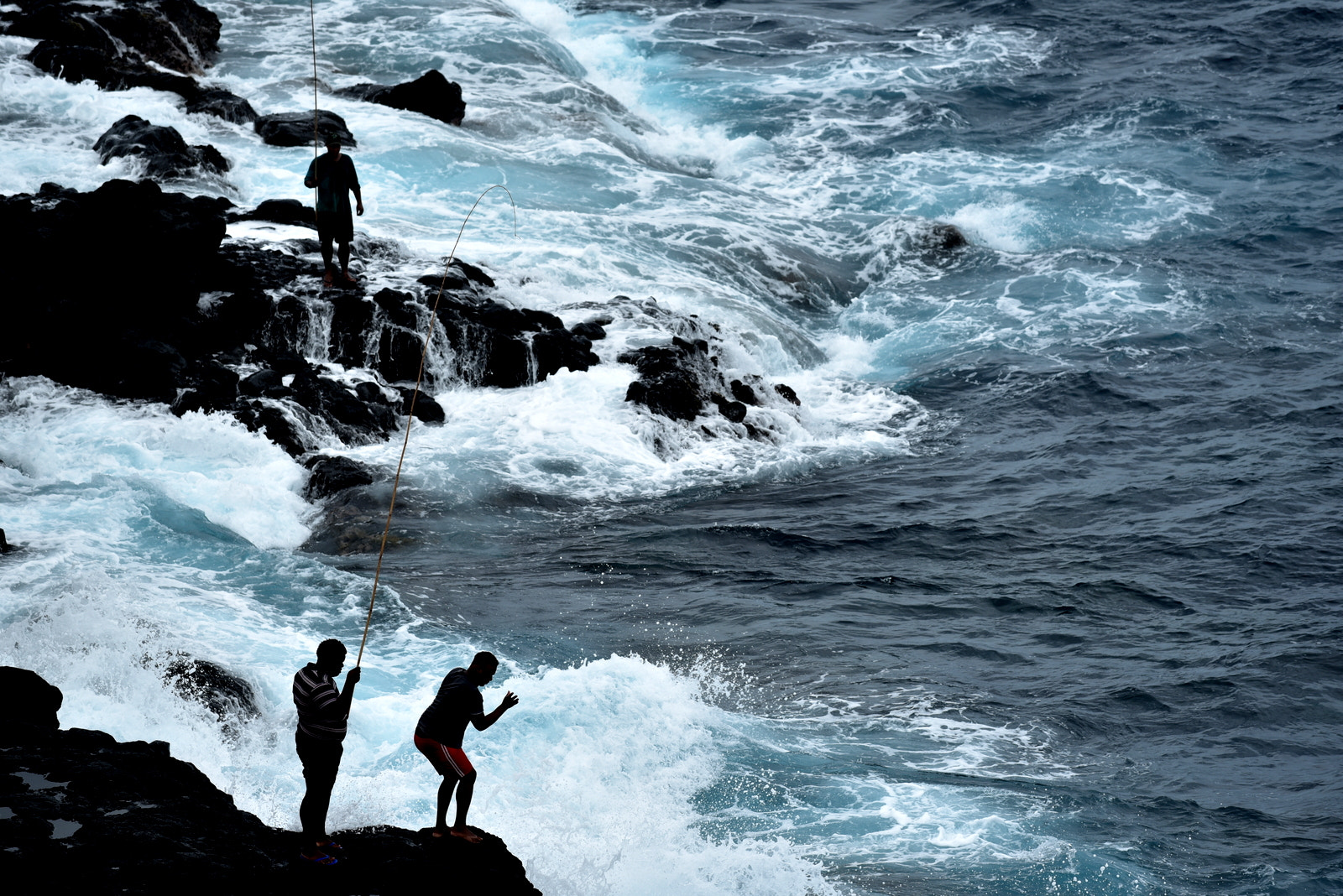 Nikon AF-S Nikkor 70-200mm F4G ED VR sample photo. Ile de la réunion, pêcheurs à la gaulette photography