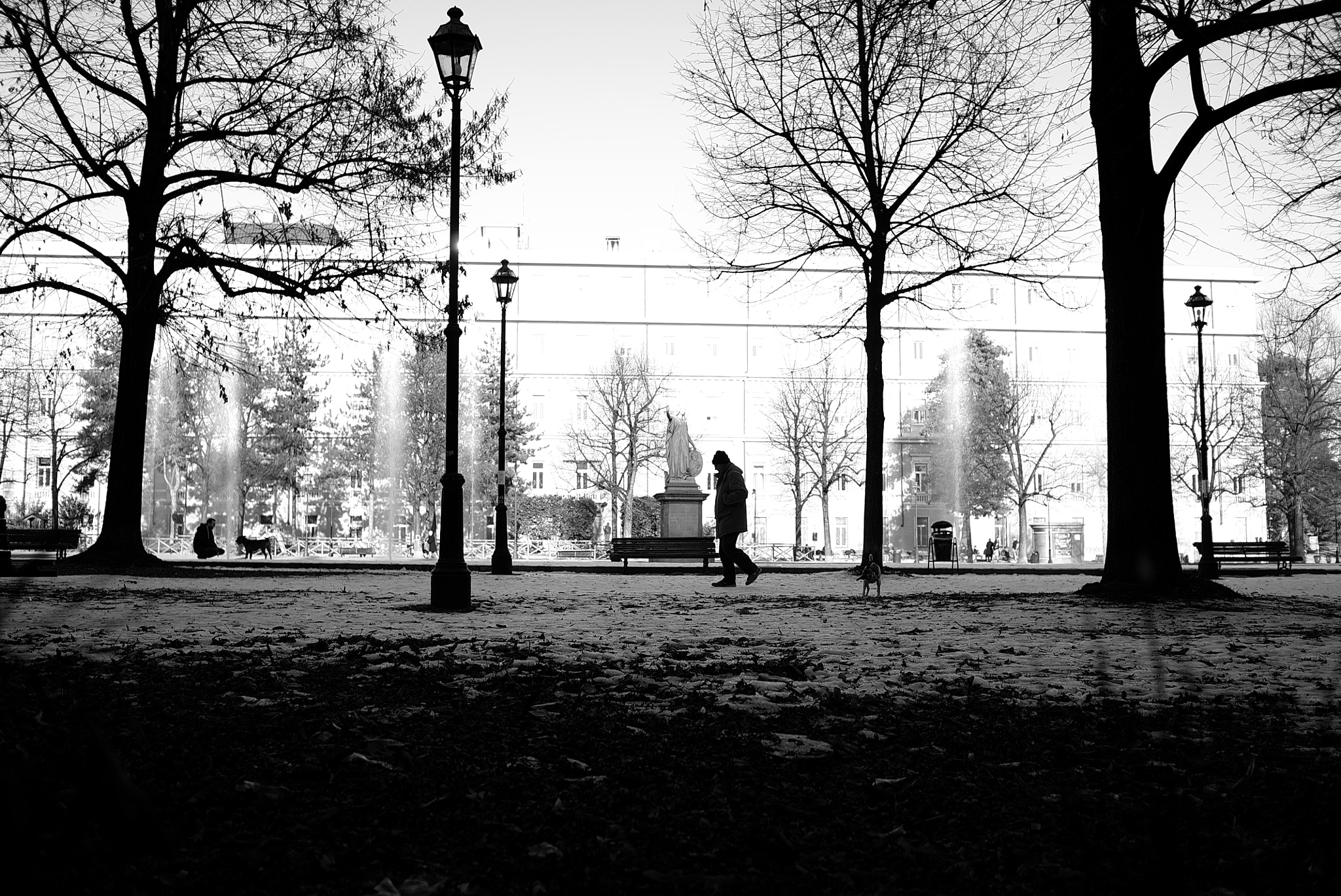 Leica X1 sample photo. Walking photography