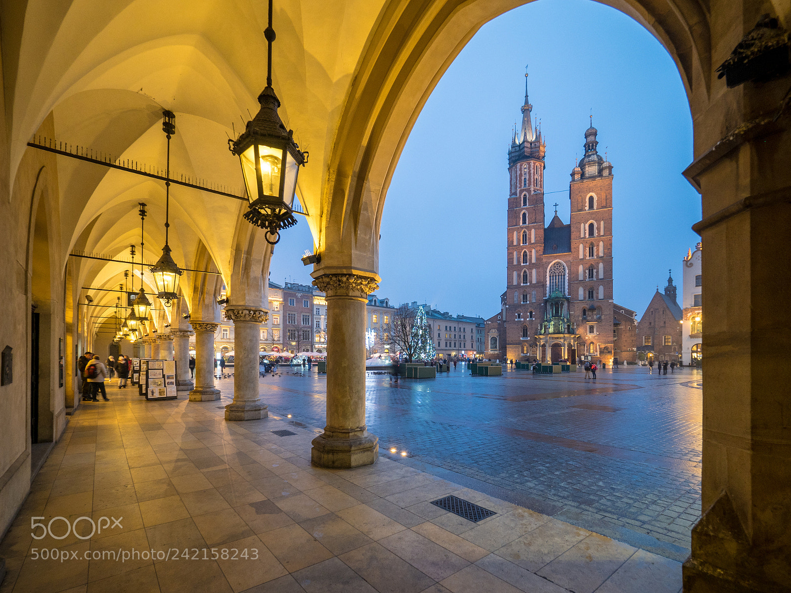 Olympus OM-D E-M1 Mark II sample photo. Evening in krakow photography