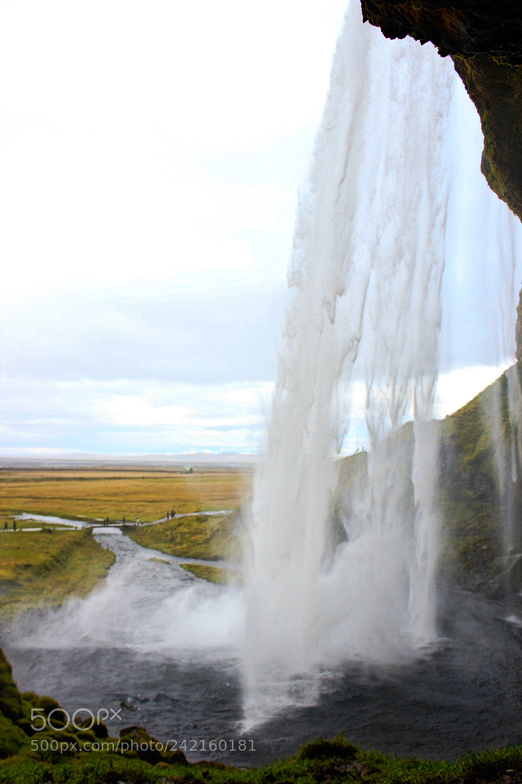 Canon EOS 600D (Rebel EOS T3i / EOS Kiss X5) sample photo. Behind the waterfall photography